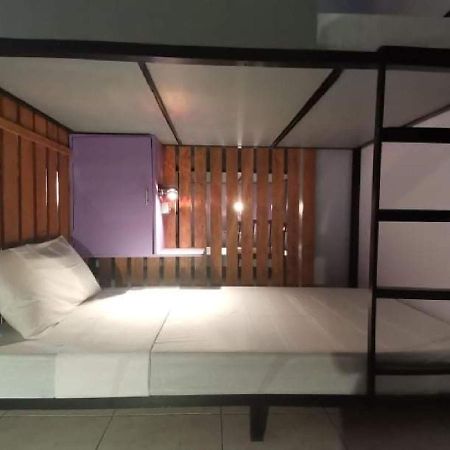 Manila Nomads Hostel Маніла Екстер'єр фото