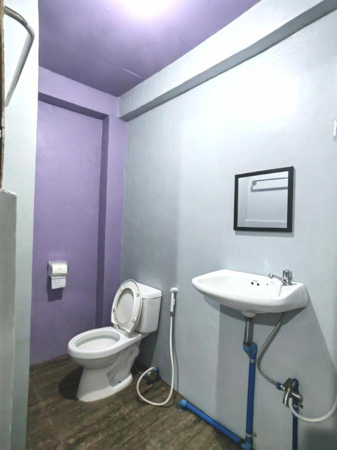 Manila Nomads Hostel Маніла Екстер'єр фото