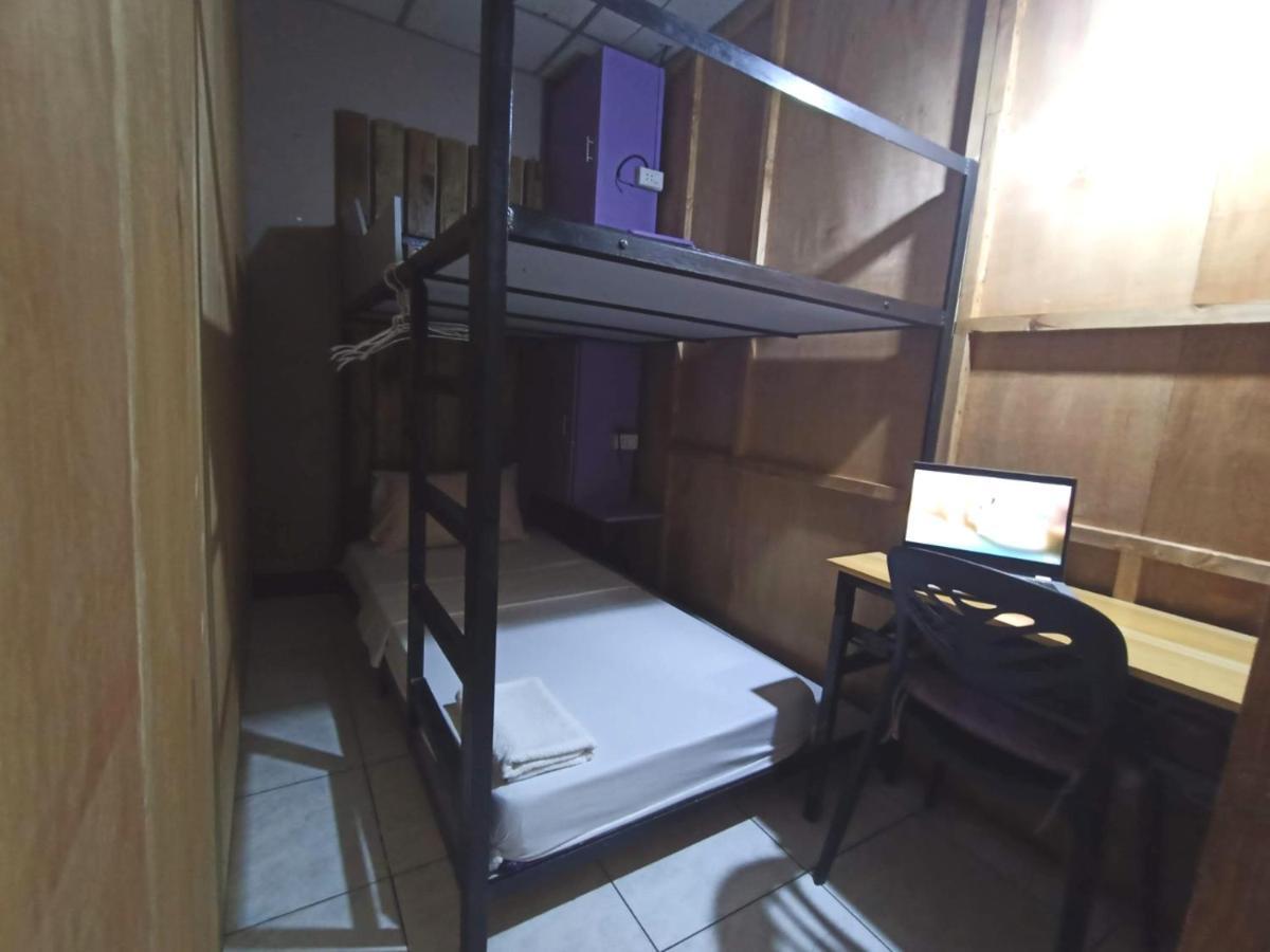 Manila Nomads Hostel Маніла Екстер'єр фото